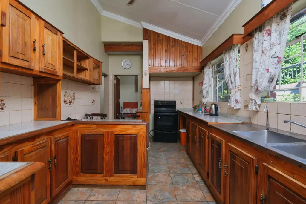 Modular Kitchen vs Traditional Kitchen Key Differences
